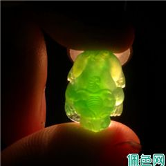 如何鉴定天然翡翠？值得分享！