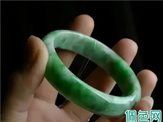 学会这几个技巧，轻松识别翡翠真伪，选购不再迷茫！