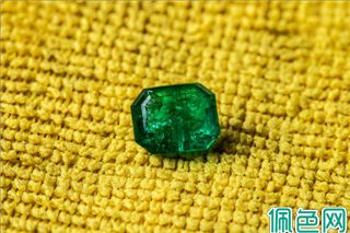 买翡翠要注意什么