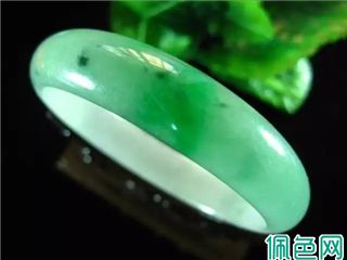 买翡翠要注意什么