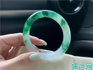 别再混淆！揭秘玉与翡翠的独特区分技巧！
