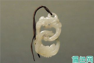 翡翠和玉大比拼！你更钟爱哪一个？一起揭开它们神秘的面纱吧！