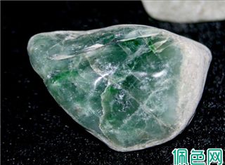 缅甸翡翠原石：珍贵的宝石之王