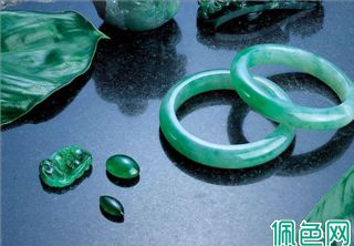 翡翠也能盘？探索翡翠把玩的艺术与魅力