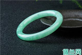 翡翠的魅力之源：解读其结构与特性